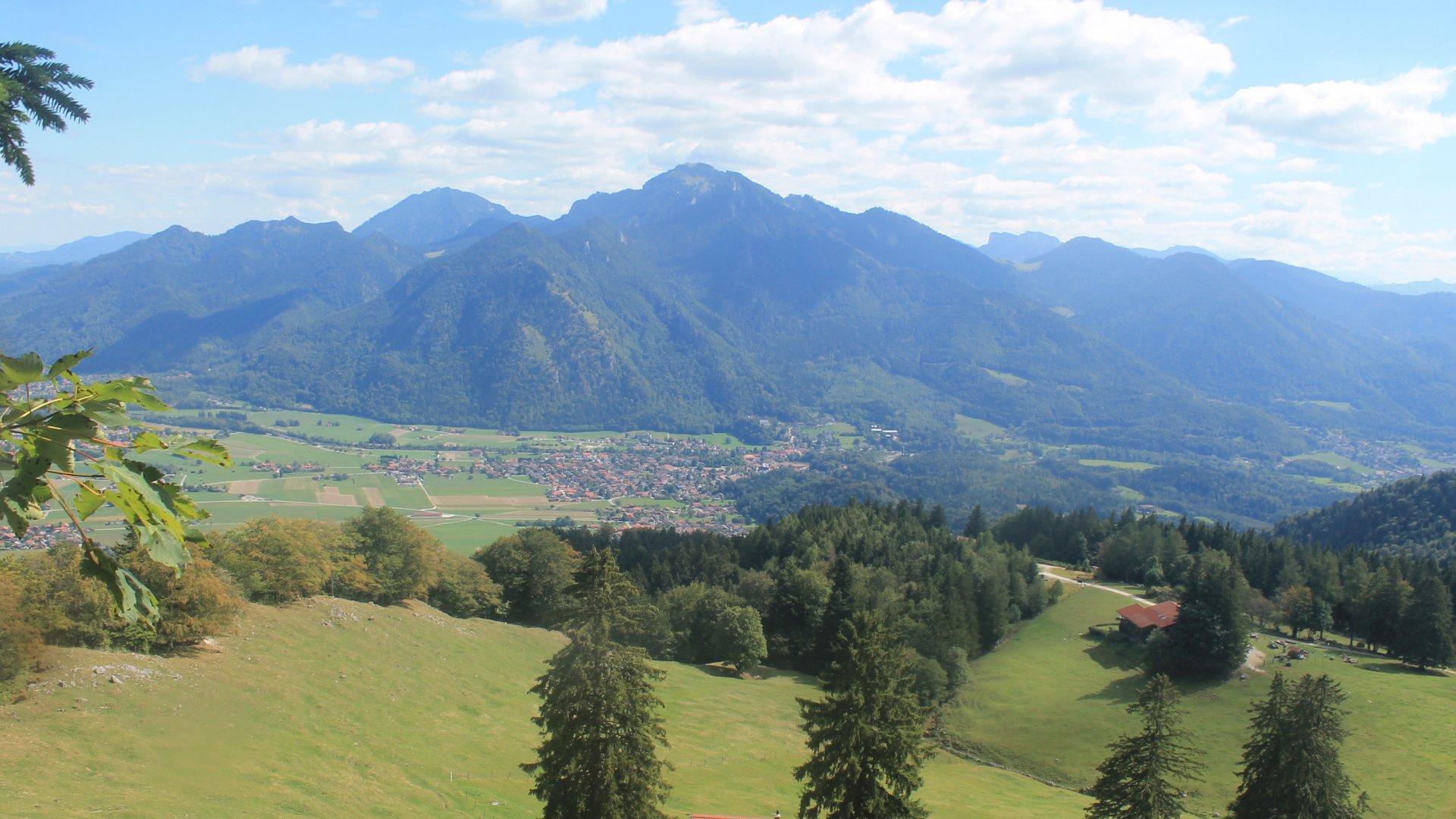 Live webcam view Staffn-Alm towards the Achental valley