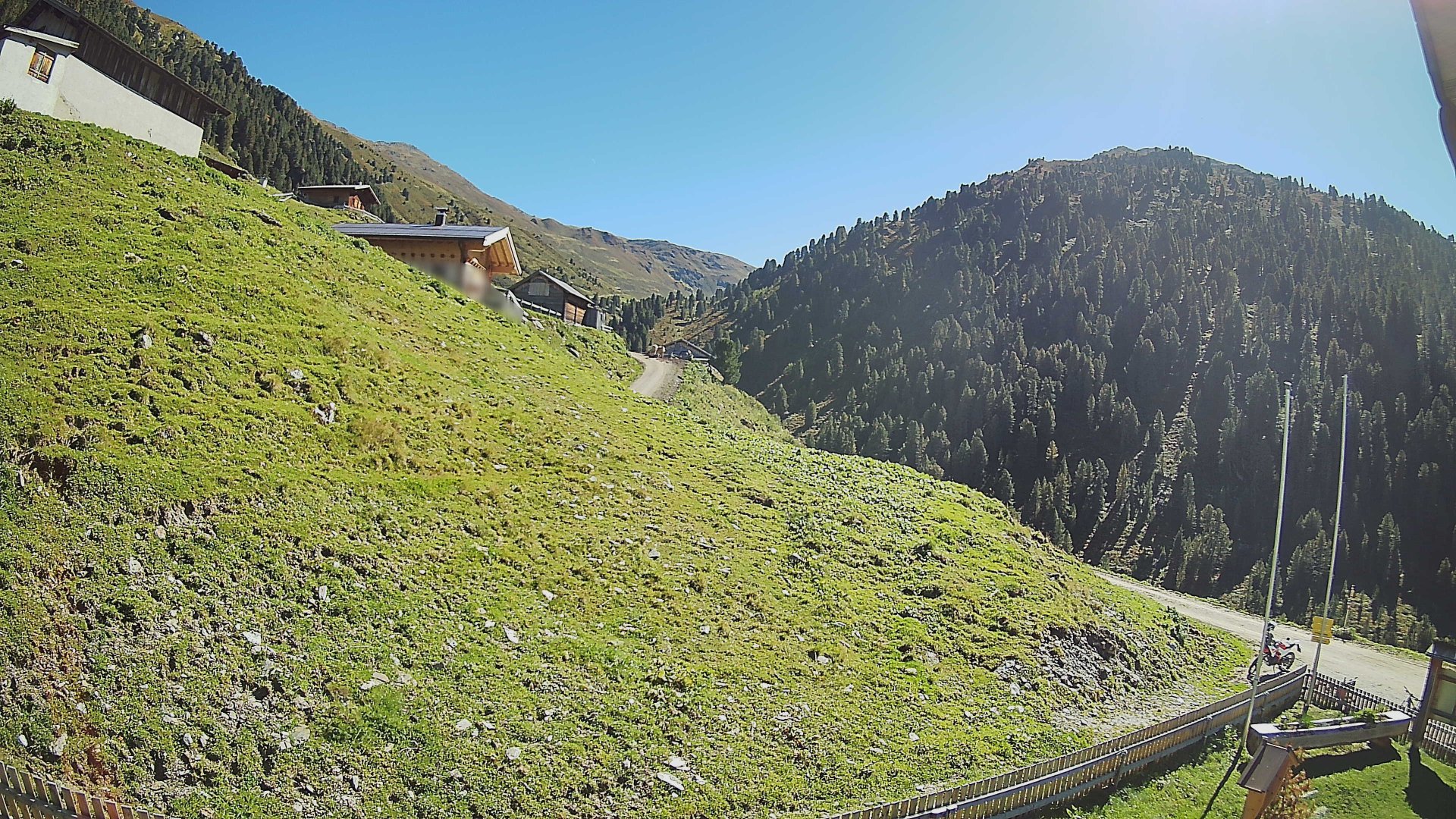 Live webcam view Weidener Hütte | South