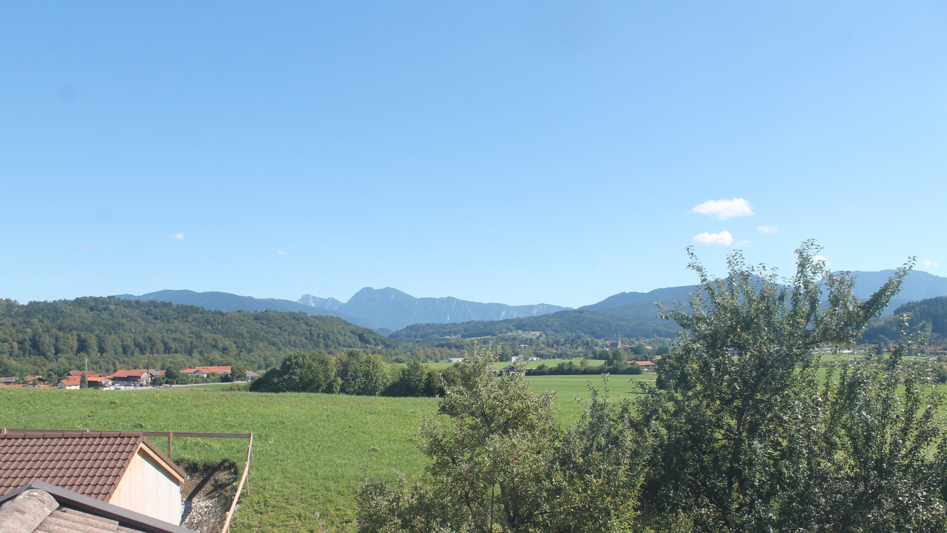 Live webcam view Vachendorf-Wimpasing towards the southeast